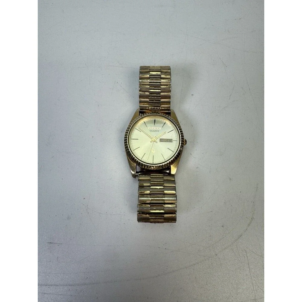 Vintage Citizen Quartz Day Date Watch 7230-081 Gold Tone Speidel Band Untested